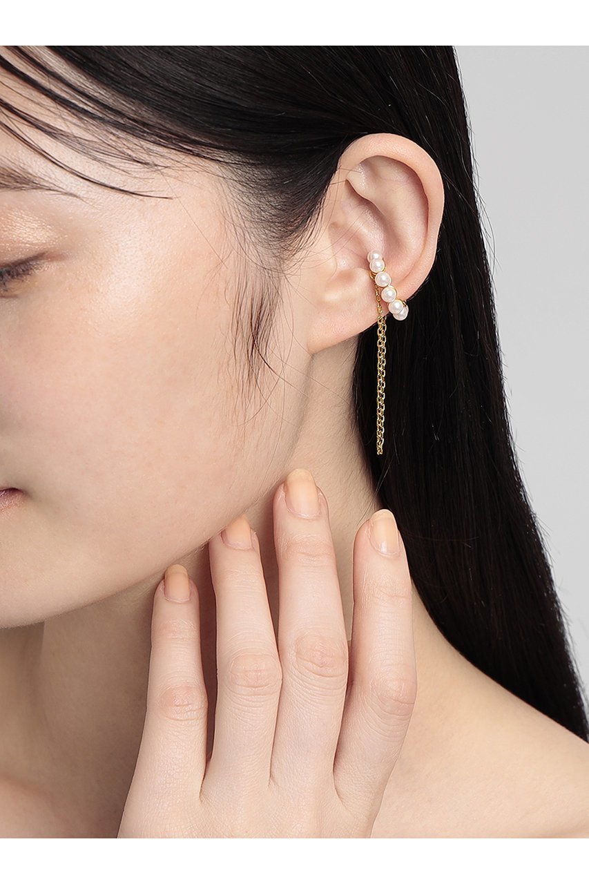 【プラス ヴァンドーム/Plus Vendome】の【ELLE SHOP限定】PEARL イヤーカフ(片耳用) 人気、トレンドファッション・服の通販 founy(ファニー) 　ファッション　Fashion　レディースファッション　Fashion for Women　ジュエリー　Jewelry　ファッションリング　Fashion Rings　イヤリング・フープ・ドロップタイプ　Hoop, Drop & Clip Earrings　イヤリング　Earrings　イヤーカフ　Ear Cuffs　チェーン　Chain, Chain Strap　パール　Pearl, Pearl Accent　メタル　Metal, Metal Parts　リュクス　Luxury, Elegant, High-End, Chic　片耳　One-Ear, Single Earring　other-4|ID: prp329100004650881 ipo3291000000033601881