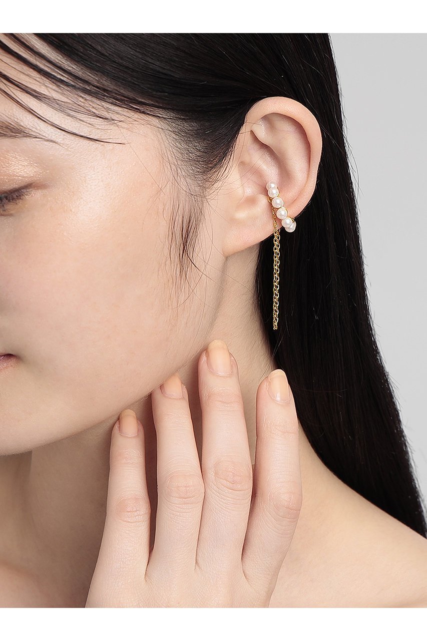 【プラス ヴァンドーム/Plus Vendome】の【ELLE SHOP限定】PEARL イヤーカフ(片耳用) 人気、トレンドファッション・服の通販 founy(ファニー) 　ファッション　Fashion　レディースファッション　Fashion for Women　ジュエリー　Jewelry　ファッションリング　Fashion Rings　イヤリング・フープ・ドロップタイプ　Hoop, Drop & Clip Earrings　イヤリング　Earrings　イヤーカフ　Ear Cuffs　チェーン　Chain, Chain Strap　パール　Pearl, Pearl Accent　メタル　Metal, Metal Parts　リュクス　Luxury, Elegant, High-End, Chic　片耳　One-Ear, Single Earring　other-7|ID: prp329100004650881 ipo3291000000033853004