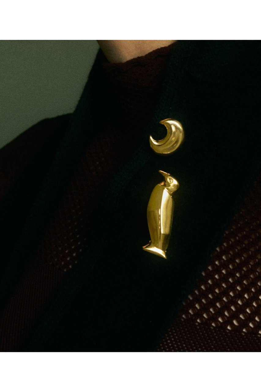 【イリスフォーセブン/IRIS 47】のpenguin ブローチ 人気、トレンドファッション・服の通販 founy(ファニー) 　ファッション　Fashion　レディースファッション　Fashion for Women　ジュエリー　Jewelry　スタイリッシュ　Stylish, Fashionable　ストール　Stole, Wrap　フォルム　Silhouette, Form　ブローチ　Brooch, Pin Brooch　プレーン　Plain, Simple　メタリック　Metallic, Shiny Finish　モチーフ　Motif, Design Theme　エレガント 上品　Elegant　other-2|ID: prp329100004650882 ipo3291000000035828452