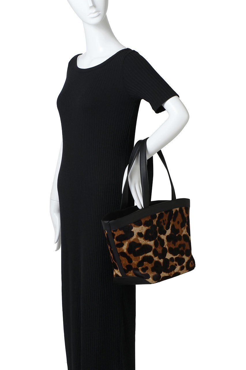 【ジェイアンドエム デヴィッドソン/J&M DAVIDSON】のVOYAGE TOTE M(Leopard) 人気、トレンドファッション・服の通販 founy(ファニー) 　ファッション　Fashion　レディースファッション　Fashion for Women　バッグ　Bags　2025年　2025　2025-2026秋冬・A/W　Autumn/Winter 2025–26 AW25–26　ポケット　Pocket, Pocket Detail　レオパード　Leopard, Animal Print　人気　Popular, Best Seller　A/W・秋冬　Autumn/Winter　ビジネス 仕事 通勤　Business / Work / Commuting　other-3|ID: prp329100004650896 ipo3291000000033601963