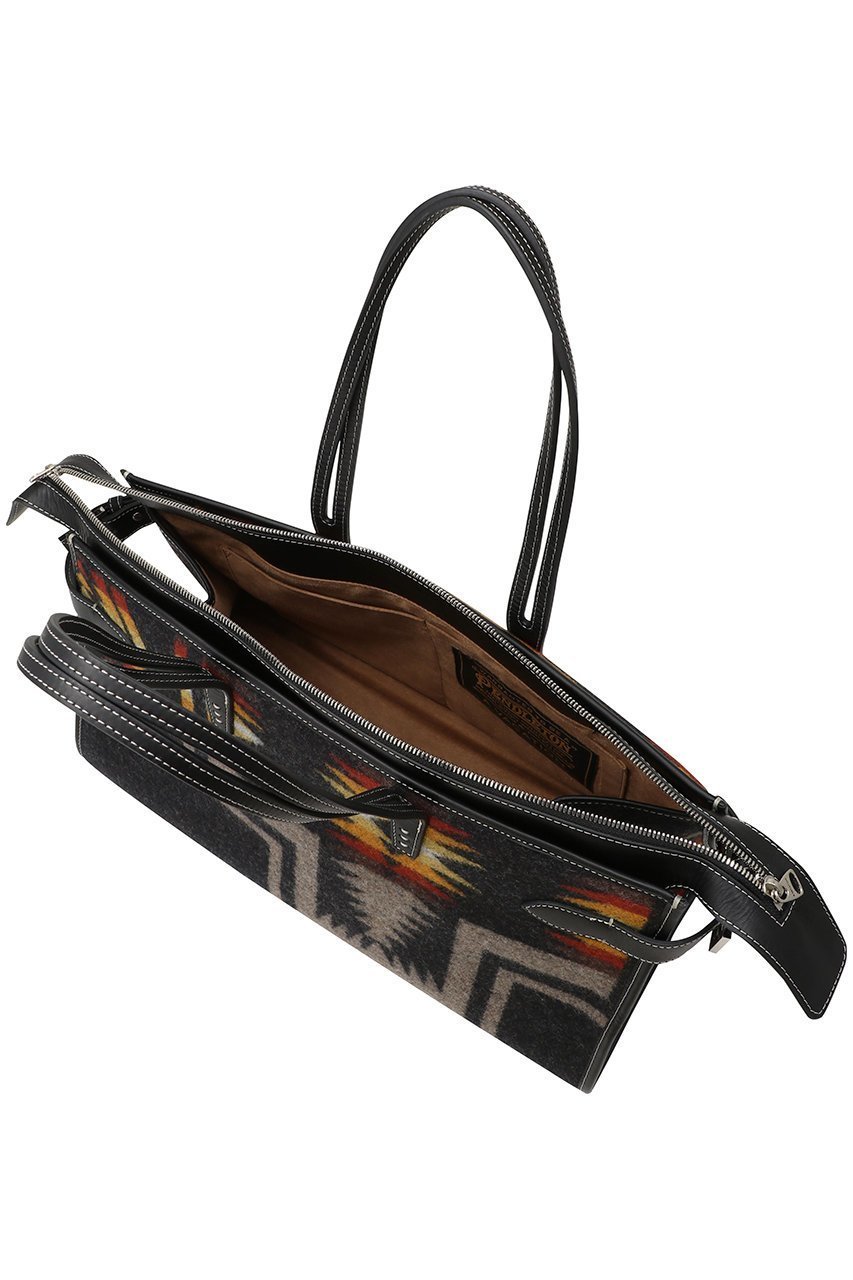 【ア ヴァケーション/A VACATION】の【A VACATION×PENDLETON】SABRINA L トートバッグ 人気、トレンドファッション・服の通販 founy(ファニー) 　ファッション　Fashion　レディースファッション　Fashion for Women　バッグ　Bags　2025年　2025　2025-2026秋冬・A/W　Autumn/Winter 2025–26 AW25–26　スクエア　Square, Square Shape　スタイリッシュ　Stylish, Fashionable　フォルム　Silhouette, Form　ポケット　Pocket, Pocket Detail　今季　This Season, Current Season　A/W・秋冬　Autumn/Winter　other-6|ID: prp329100004650908 ipo3291000000033602053