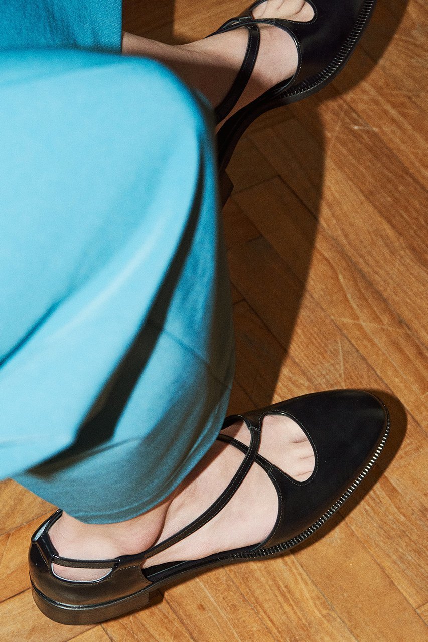 【カチム/KATIM】のSHAW クロスストラップシューズ 人気、トレンドファッション・服の通販 founy(ファニー) 　ファッション　Fashion　レディースファッション　Fashion for Women　2025年　2025　2025-2026秋冬・A/W　Autumn/Winter 2025–26 AW25–26　シャーリング　Shirring, Ruched　シューズ　Shoes, Footwear　スリッポン　Slip-On, Loafer　ソックス　Socks, Hosiery　フォルム　Silhouette, Form　フラット　Flat, Flat Shoes　A/W・秋冬　Autumn/Winter　other-6|ID: prp329100004650960 ipo3291000000033602425