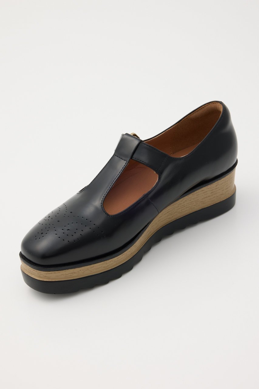 【スタッカート/STACCATO】のTストラッププラットフォーム 人気、トレンドファッション・服の通販 founy(ファニー) 　ファッション　Fashion　レディースファッション　Fashion for Women　おすすめ　Recommended / Our Picks　ウェッジ　Wedge Heels　ウッド　Wooden Design　シューズ　Shoes, Footwear　ソックス　Socks, Hosiery　フェミニン　Feminine, Girly　フラット　Flat, Flat Shoes　マニッシュ　Mannish, Boyish　厚底　Platform Shoes　定番　Standard, Basic Item　other-7|ID: prp329100004651043 ipo3291000000033603240