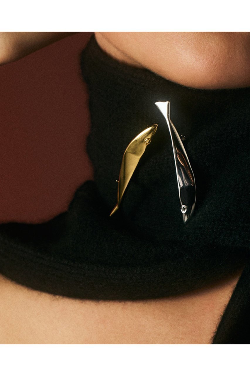 【イリスフォーセブン/IRIS 47】のfish ブローチ 人気、トレンドファッション・服の通販 founy(ファニー) 　ファッション　Fashion　レディースファッション　Fashion for Women　おすすめ　Recommended / Our Picks　カッティング　Cutting Detail　シルバー　Silver, Metallic Silver　ストール　Stole, Wrap　ブローチ　Brooch, Pin Brooch　プレーン　Plain, Simple　メタリック　Metallic, Shiny Finish　モダン　Modern, Contemporary　モチーフ　Motif, Design Theme　エレガント 上品　Elegant　other-2|ID: prp329100004651878 ipo3291000000036133794