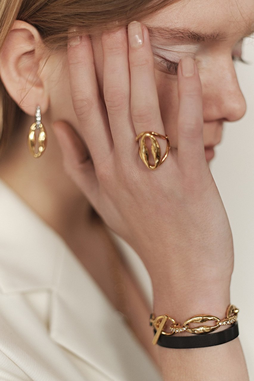 【アデル ビジュー/ADER bijoux】のEPARS ブレスレット 人気、トレンドファッション・服の通販 founy(ファニー) ファッション Fashion レディースファッション Fashion for Women ジュエリー Jewelry チェーン&カフブレスレット Cuff & Chain Bracelets バングル・カフブレスレット Bangles & Cuff Bracelets なめらか Smooth, Silky Texture ガラス Glass, Glassware クリスタル Crystal, Swarovski シルバー Silver, Metallic Silver フォルム Silhouette, Form ブレスレット Bracelet, Wristband other-5|ID: prp329100004651901 ipo3291000000034463558