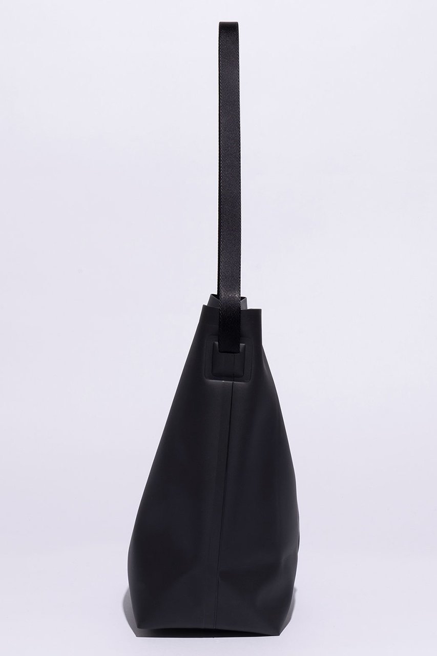 【ジ アートオブキャリング/THE ART OF CARRYING】のPAPER F ショルダーバッグ 人気、トレンドファッション・服の通販 founy(ファニー) 　ファッション　Fashion　レディースファッション　Fashion for Women　バッグ　Bags　2025年　2025　2025-2026秋冬・A/W　Autumn/Winter 2025–26 AW25–26　なめらか　Smooth, Silky Texture　フォルム　Silhouette, Form　A/W・秋冬　Autumn/Winter　軽量　Lightweight, Ultra Light　other-3|ID: prp329100004651908 ipo3291000000033615033