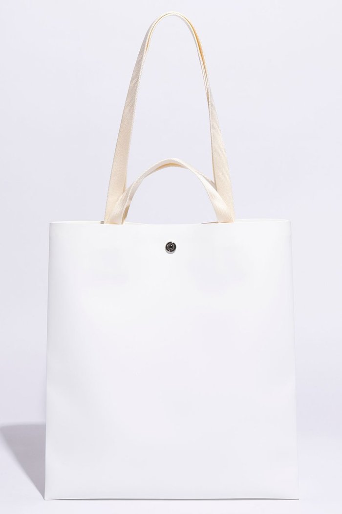 【ジ アートオブキャリング/THE ART OF CARRYING】のPAPER E トートバッグ インテリア・キッズ・メンズ・レディースファッション・服の通販 founy(ファニー) https://founy.com/ ファッション Fashion レディースファッション Fashion for Women バッグ Bags 2025年 2025 2025-2026秋冬・A/W Autumn/Winter 2025–26 AW25–26 なめらか Smooth, Silky Texture スリム Slim, Slim Fit フィット Fit, Slim Fit A/W・秋冬 Autumn/Winter 軽量 Lightweight, Ultra Light ビジネス 仕事 通勤 Business / Work / Commuting |ID: prp329100004651909 ipo3291000000033615035