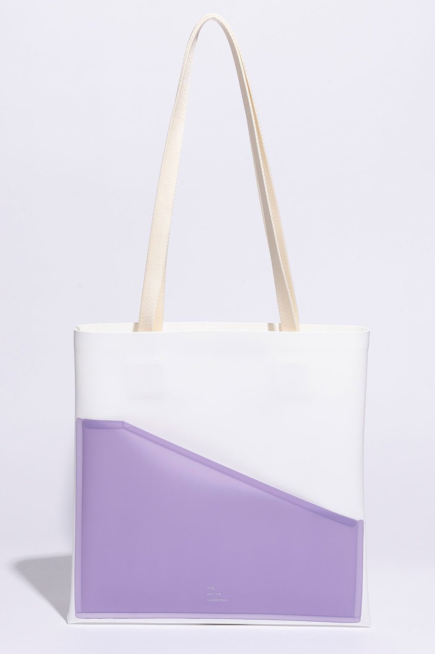 【ジ アートオブキャリング/THE ART OF CARRYING】のPAPER A トートバッグ インテリア・キッズ・メンズ・レディースファッション・服の通販 founy(ファニー) 　ファッション　Fashion　レディースファッション　Fashion for Women　バッグ　Bags　2025年　2025　2025-2026秋冬・A/W　Autumn/Winter 2025–26 AW25–26　なめらか　Smooth, Silky Texture　カッティング　Cutting Detail　ショルダー　Shoulder, Shoulder Strap　フロント　Front, Front Design　ポケット　Pocket, Pocket Detail　A/W・秋冬　Autumn/Winter　軽量　Lightweight, Ultra Light　ホワイト×パープル|ID: prp329100004651910 ipo3291000000033615044
