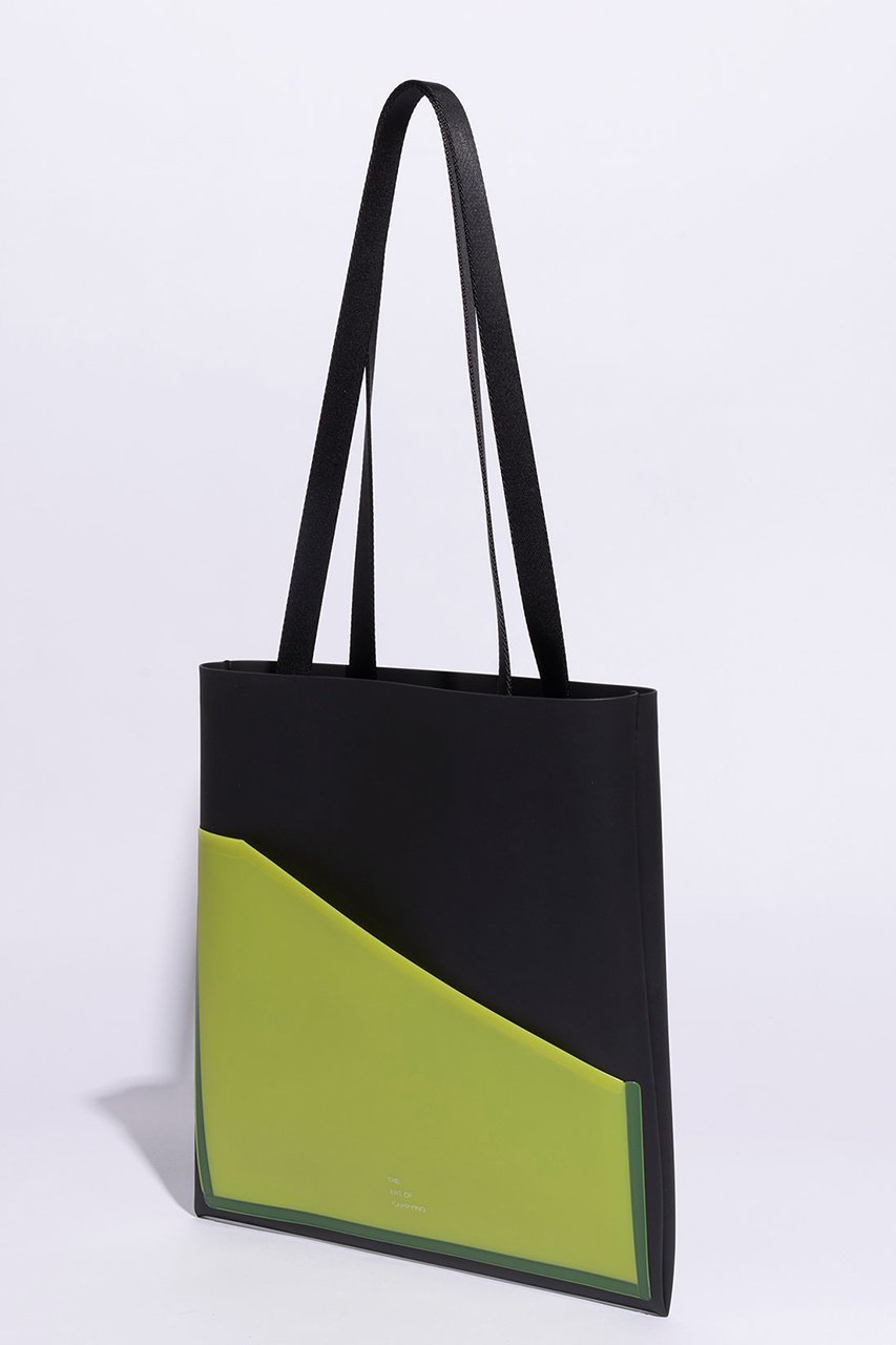 【ジ アートオブキャリング/THE ART OF CARRYING】のPAPER A トートバッグ 人気、トレンドファッション・服の通販 founy(ファニー) 　ファッション　Fashion　レディースファッション　Fashion for Women　バッグ　Bags　2025年　2025　2025-2026秋冬・A/W　Autumn/Winter 2025–26 AW25–26　なめらか　Smooth, Silky Texture　カッティング　Cutting Detail　ショルダー　Shoulder, Shoulder Strap　フロント　Front, Front Design　ポケット　Pocket, Pocket Detail　A/W・秋冬　Autumn/Winter　軽量　Lightweight, Ultra Light　other-4|ID: prp329100004651910 ipo3291000000033615049