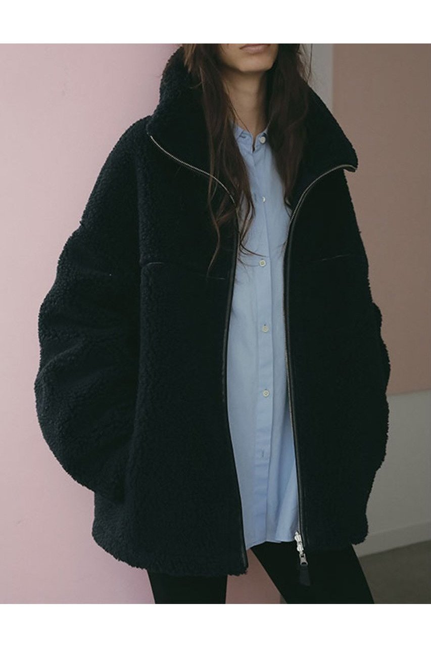 【エトレトウキョウ/ETRE TOKYO】のリバーシブルボアブルゾン インテリア・キッズ・メンズ・レディースファッション・服の通販 founy(ファニー) 　ファッション　Fashion　レディースファッション　Fashion for Women　アウター　Coat / Outerwear Collection　レディースジャケット・軽アウター　Jackets　ブルゾンジャケット・スポーティアウター　Blouson Jackets　2025年　2025　2025-2026秋冬・A/W　Autumn/Winter 2025–26 AW25–26　なめらか　Smooth, Silky Texture　ショルダー　Shoulder, Shoulder Strap　ジャケット　Jacket, Outerwear　スタンド　Stand Collar, Upright Stand　ドロップ　Drop Shoulder, Dropped Style　ブルゾン　Blouson, Bomber Jacket　リバーシブル　Reversible, Two-Sided　A/W・秋冬　Autumn/Winter　ネイビー|ID: prp329100004651972 ipo3291000000033615457