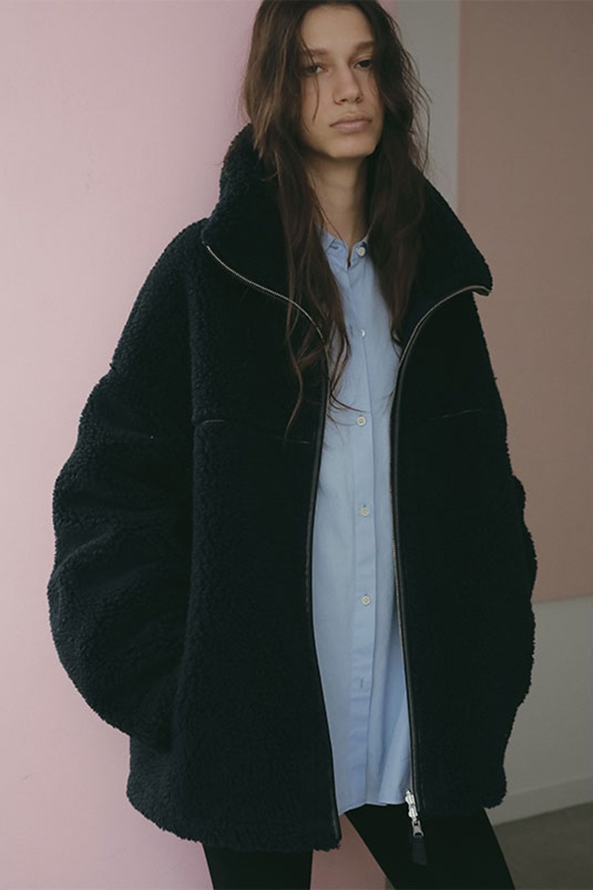 【エトレトウキョウ/ETRE TOKYO】のリバーシブルボアブルゾン インテリア・キッズ・メンズ・レディースファッション・服の通販 founy(ファニー) 　ファッション　Fashion　レディースファッション　Fashion for Women　アウター　Coat / Outerwear Collection　レディースジャケット・軽アウター　Jackets　ブルゾンジャケット・スポーティアウター　Blouson Jackets　なめらか　Smooth, Silky Texture　ショルダー　Shoulder, Shoulder Strap　ジャケット　Jacket, Outerwear　スタンド　Stand Collar, Upright Stand　ドロップ　Drop Shoulder, Dropped Style　ブルゾン　Blouson, Bomber Jacket　リバーシブル　Reversible, Two-Sided　A/W・秋冬　Autumn/Winter　ネイビー|ID: prp329100004651972 ipo3291000000035002246