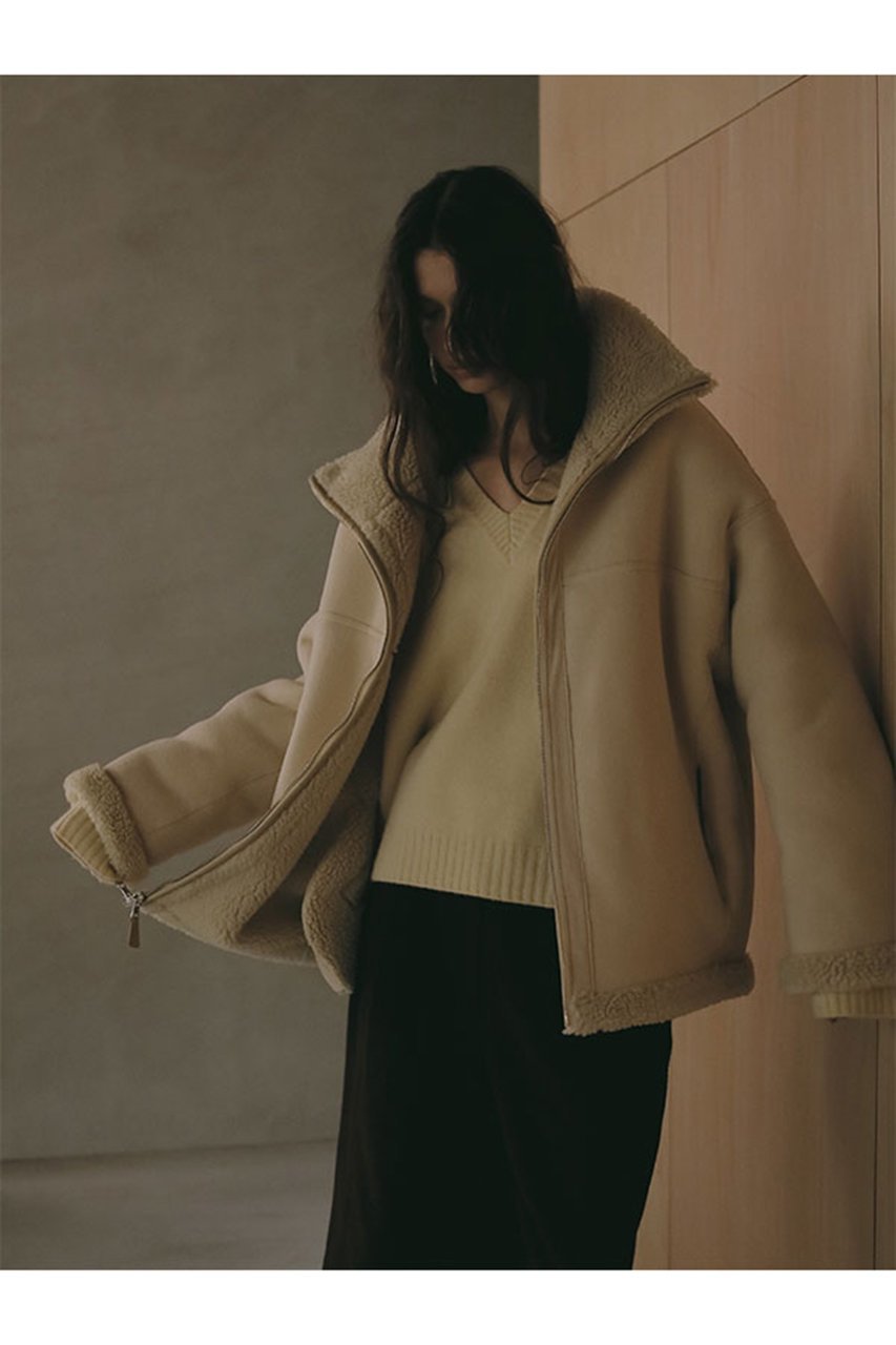 【エトレトウキョウ/ETRE TOKYO】のリバーシブルボアブルゾン 人気、トレンドファッション・服の通販 founy(ファニー) 　ファッション　Fashion　レディースファッション　Fashion for Women　アウター　Coat / Outerwear Collection　レディースジャケット・軽アウター　Jackets　ブルゾンジャケット・スポーティアウター　Blouson Jackets　なめらか　Smooth, Silky Texture　ショルダー　Shoulder, Shoulder Strap　ジャケット　Jacket, Outerwear　スタンド　Stand Collar, Upright Stand　ドロップ　Drop Shoulder, Dropped Style　ブルゾン　Blouson, Bomber Jacket　リバーシブル　Reversible, Two-Sided　A/W・秋冬　Autumn/Winter　other-6|ID: prp329100004651972 ipo3291000000035174838