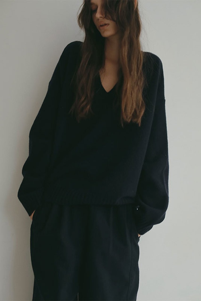 【エトレトウキョウ/ETRE TOKYO】のVネック2wayニットプルオーバー インテリア・キッズ・メンズ・レディースファッション・服の通販 founy(ファニー) 　ファッション　Fashion　レディースファッション　Fashion for Women　トップス・カットソー　Cut & Sew Tops　ニット　Knit Tops & Sweaters　カジュアルプルオーバー・ニットトップス　Pullovers & Knit Tops / Casual Pullovers　Vネックトップス　V-Neck Tops / V-Cut Neckline Shirts　インナー　Innerwear　シンプル　Simple, Minimal　タイトスカート　Pencil Skirt, Tight Skirt　デコルテ　Décolleté, Neckline　バランス　Balance, Style Balance　フォルム　Silhouette, Form　ボックス　Boxy, Box Shape　リラックス　Relax, Relaxed Fit　ワイド　Wide, Wide Fit　ネイビー|ID: prp329100004651982 ipo3291000000034695346