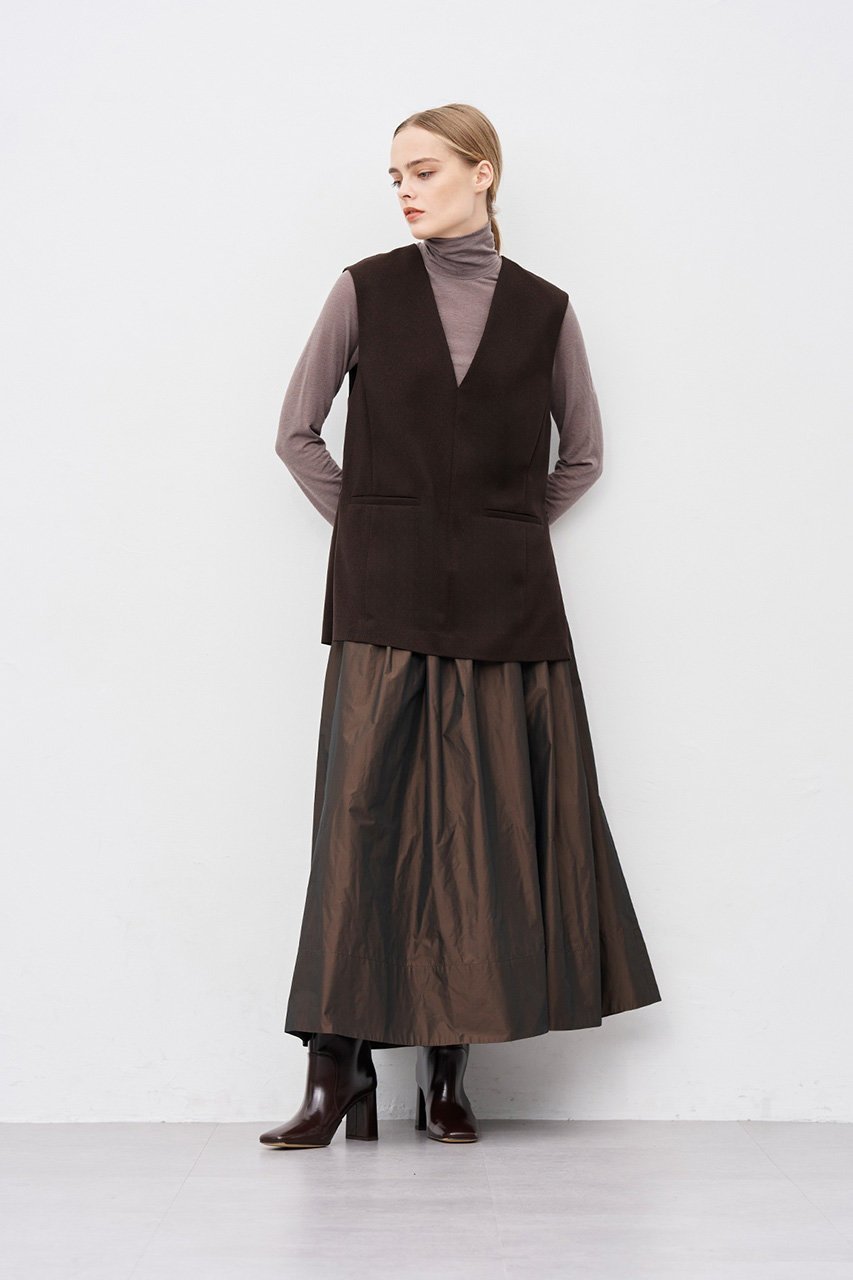 【アンクレイヴ/uncrave】の【9/3 12:00販売開始】メモリータフタ フレアスカート 人気、トレンドファッション・服の通販 founy(ファニー) 　ファッション　Fashion　レディースファッション　Fashion for Women　スカート　Skirts　Aライン・フレアスカート　A-Line & Flared Skirts　ロングスカート　Long Skirts / Maxi & Midi Skirts　ギャザー　Gathered, Ruffled　ジャケット　Jacket, Outerwear　タフタ　Taffeta, Structured Fabric　フレア　Flare, Flared　ロング　Long, Long-Length　エレガント 上品　Elegant　新作・新入荷　New Arrivals / New In　other-3|ID: prp329100004651990 ipo3291000000033615626