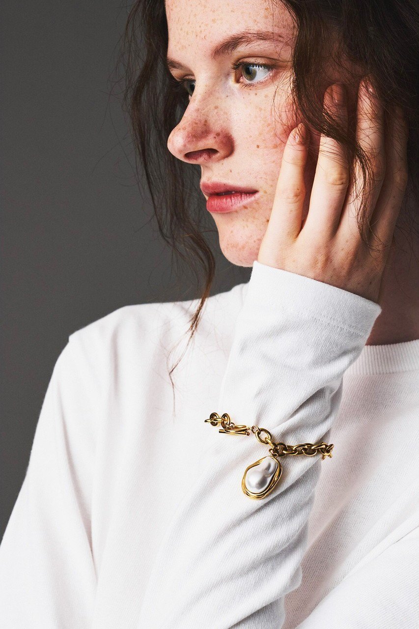 【オブリオ/AUBRIOT】の【MERAKI】Oval Pearl ブレスレット 人気、トレンドファッション・服の通販 founy(ファニー) 　ファッション　Fashion　レディースファッション　Fashion for Women　ジュエリー　Jewelry　チェーン＆カフブレスレット　Cuff & Chain Bracelets　バングル・カフブレスレット　Bangles & Cuff Bracelets　2025年　2025　2025-2026秋冬・A/W　Autumn/Winter 2025–26 AW25–26　エレガント 上品　Elegant　ジュエリー　Jewelry, Accessories　チェーン　Chain, Chain Strap　ハンド　Hand, Handmade　パール　Pearl, Pearl Accent　ブレスレット　Bracelet, Wristband　モダン　Modern, Contemporary　A/W・秋冬　Autumn/Winter　other-2|ID: prp329100004652045 ipo3291000000033616085