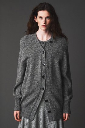 【オブリオ/AUBRIOT】 フェイクレイヤードカーディガン人気、トレンドファッション・服の通販 founy(ファニー) ファッション Fashion レディースファッション Fashion for Women トップス・カットソー Cut & Sew Tops ニット Knit Tops & Sweaters カーディガン・羽織り Layered Style Cardigans 2025年 2025 2025-2026秋冬・A/W Autumn/Winter 2025–26 AW25–26 イタリア Italy カーディガン Cardigan, Knitwear リラックス Relax, Relaxed Fit A/W・秋冬 Autumn/Winter |ID:prp329100004652063