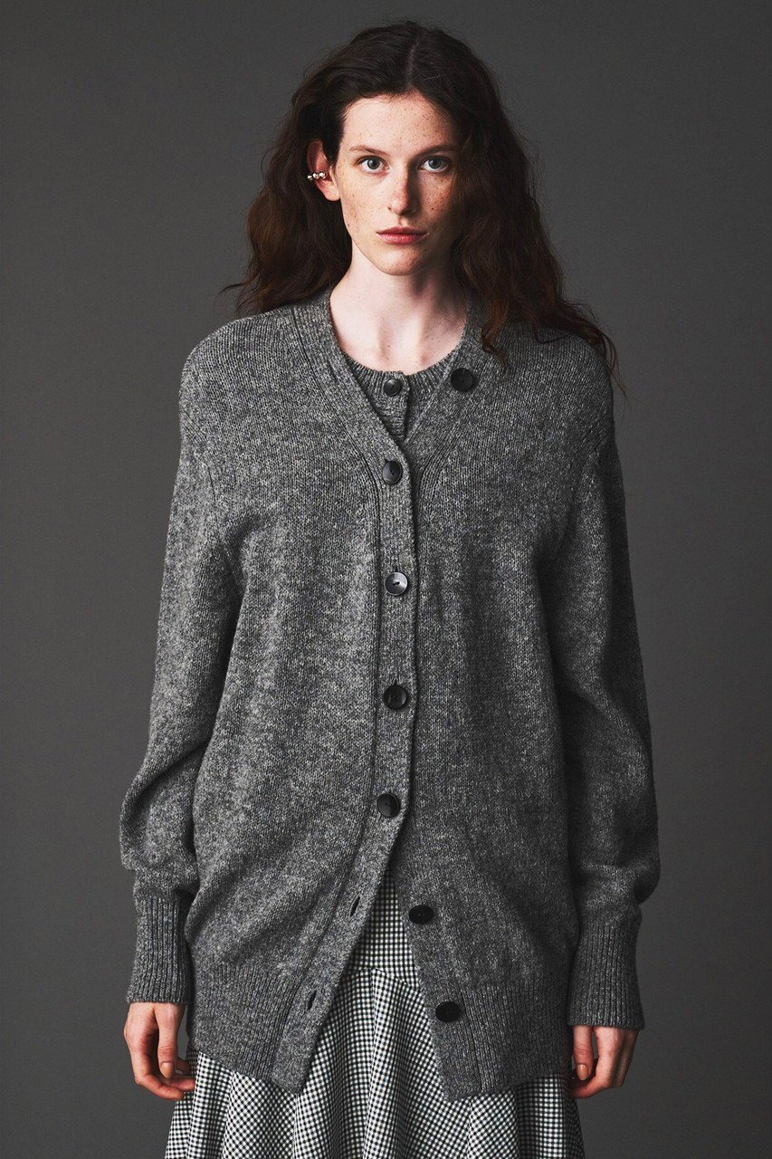 【オブリオ/AUBRIOT】のフェイクレイヤードカーディガン インテリア・キッズ・メンズ・レディースファッション・服の通販 founy(ファニー) 　ファッション　Fashion　レディースファッション　Fashion for Women　トップス・カットソー　Cut & Sew Tops　ニット　Knit Tops & Sweaters　カーディガン・羽織り　Layered Style Cardigans　2025年　2025　2025-2026秋冬・A/W　Autumn/Winter 2025–26 AW25–26　イタリア　Italy　カーディガン　Cardigan, Knitwear　リラックス　Relax, Relaxed Fit　A/W・秋冬　Autumn/Winter　チャコールグレー|ID: prp329100004652063 ipo3291000000033616256