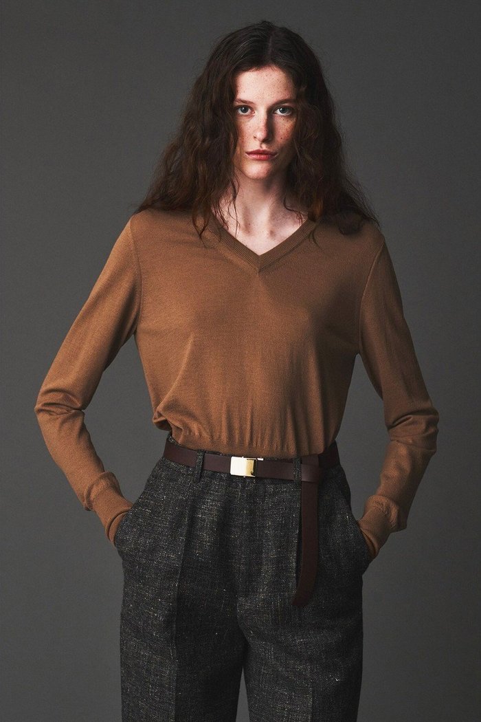 【オブリオ/AUBRIOT】のドライハイゲージ Vネックセーター インテリア・キッズ・メンズ・レディースファッション・服の通販 founy(ファニー) https://founy.com/ ファッション Fashion レディースファッション Fashion for Women トップス・カットソー Cut & Sew Tops ニット Knit Tops & Sweaters カジュアルプルオーバー・ニットトップス Pullovers & Knit Tops / Casual Pullovers Vネックトップス V-Neck Tops / V-Cut Neckline Shirts クラシック Classic, Timeless Style コンパクト Compact, Small Size セーター Sweater, Knitwear |ID: prp329100004652064 ipo3291000000036867949