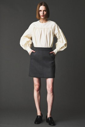 【オブリオ/AUBRIOT】 メリノウール ミニスカート人気、トレンドファッション・服の通販 founy(ファニー) ファッション Fashion レディースファッション Fashion for Women スカート Skirts ミニスカート Mini Skirts 2025年 2025 2025-2026秋冬・A/W Autumn/Winter 2025–26 AW25–26 イタリア Italy ストレッチ Stretch, Stretchy Fabric ファブリック Fabric, Textile フォルム Silhouette, Form ミニスカート Mini Skirt, Short Skirt モダン Modern, Contemporary A/W・秋冬 Autumn/Winter |ID:prp329100004652071