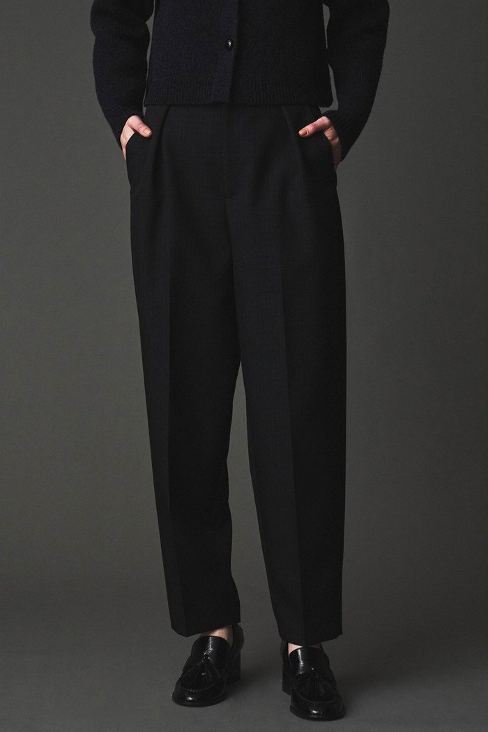 【オブリオ/AUBRIOT】のチェックテーパードパンツ インテリア・キッズ・メンズ・レディースファッション・服の通販 founy(ファニー) https://founy.com/ ファッション Fashion レディースファッション Fashion for Women パンツ Pants & Trousers 2025年 2025 2025-2026秋冬・A/W Autumn/Winter 2025–26 AW25–26 イタリア Italy チェック Check, Plaid, Tartan テーパード Tapered, Tapered Pants フォルム Silhouette, Form ラグジュアリー Luxury, Elegant エレガント 上品 Elegant A/W・秋冬 Autumn/Winter |ID: prp329100004653198 ipo3291000000033628988