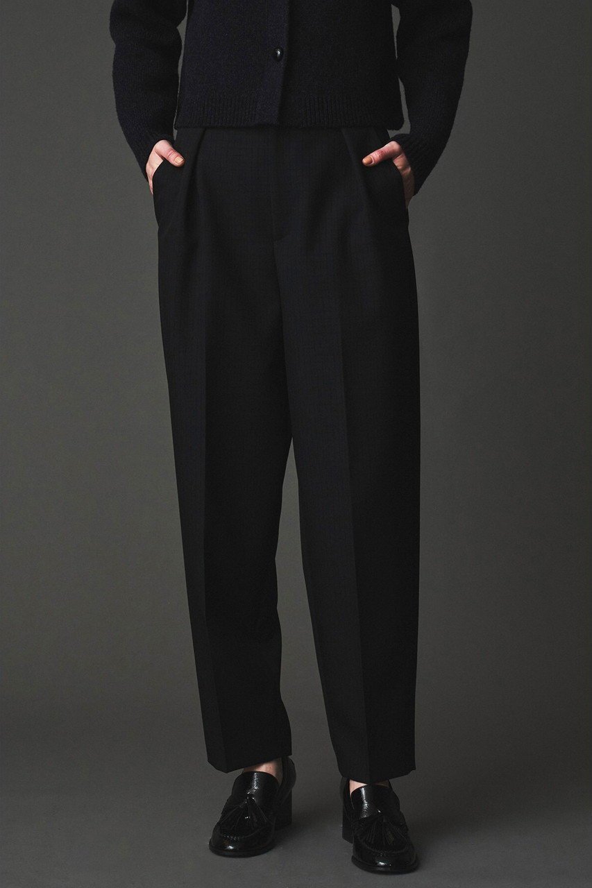 【オブリオ/AUBRIOT】のチェックテーパードパンツ インテリア・キッズ・メンズ・レディースファッション・服の通販 founy(ファニー) 　ファッション　Fashion　レディースファッション　Fashion for Women　パンツ　Pants & Trousers　2025年　2025　2025-2026秋冬・A/W　Autumn/Winter 2025–26 AW25–26　イタリア　Italy　チェック　Check, Plaid, Tartan　テーパード　Tapered, Tapered Pants　フォルム　Silhouette, Form　ラグジュアリー　Luxury, Elegant　エレガント 上品　Elegant　A/W・秋冬　Autumn/Winter　ネイビー|ID: prp329100004653198 ipo3291000000033628989