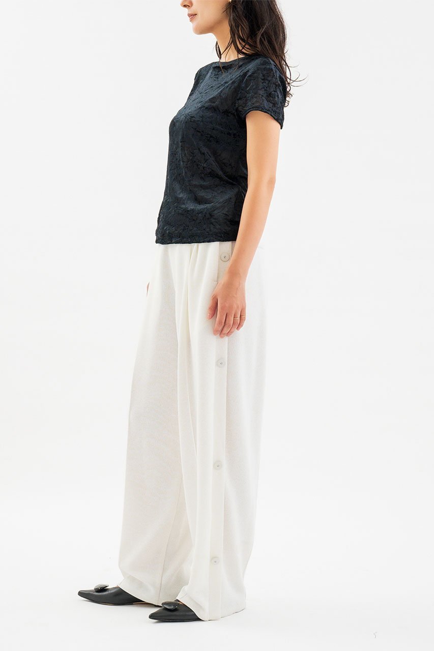 【スタニングルアー/STUNNING LURE】のフロッキーベロアトップス 人気、トレンドファッション・服の通販 founy(ファニー) ファッション Fashion レディースファッション Fashion for Women トップス・カットソー Cut & Sew Tops シャツ・ブラウス・オフィスカジュアル Elegant Blouses & Button-Ups ロングTシャツ・Tシャツ Longline T-Shirts & Tees カットソー・ベーシックTシャツ Cut-and-Sewn Tops / Stretch Tees & Basics ベロアトップス Velour Tops / Velvet-Look Items キャミワンピース Cami Dress, Slip Dress コンパクト Compact, Small Size サロペット Overalls, Salopette シアー Sheer, See-Through スリーブ Sleeve, Long Sleeve / Short Sleeve ハーフ Half, Half-Length ロング Long, Long-Length other-6|ID: prp329100004655001 ipo3291000000035817490