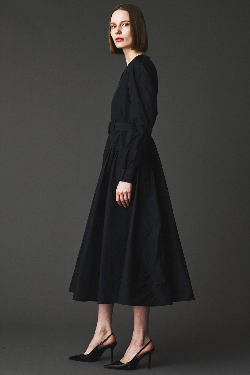 【オブリオ/AUBRIOT】のメモリータフタ ワンピース 人気、トレンドファッション・服の通販 founy(ファニー) 　ファッション　Fashion　レディースファッション　Fashion for Women　ワンピース　Dresses　チュニック　Tunic Tops & Dresses　イタリア　Italy　エレガント 上品　Elegant　クラシカル　Classical, Vintage-Inspired　シルク　Silk, 100% Silk　タフタ　Taffeta, Structured Fabric　チュニック　Tunic, Long Top　ドレス　Dress, One-Piece　フィット　Fit, Slim Fit　フェミニン　Feminine, Girly　フォルム　Silhouette, Form　フレア　Flare, Flared　ロング　Long, Long-Length　other-8|ID: prp329100004655039 ipo3291000000036013587