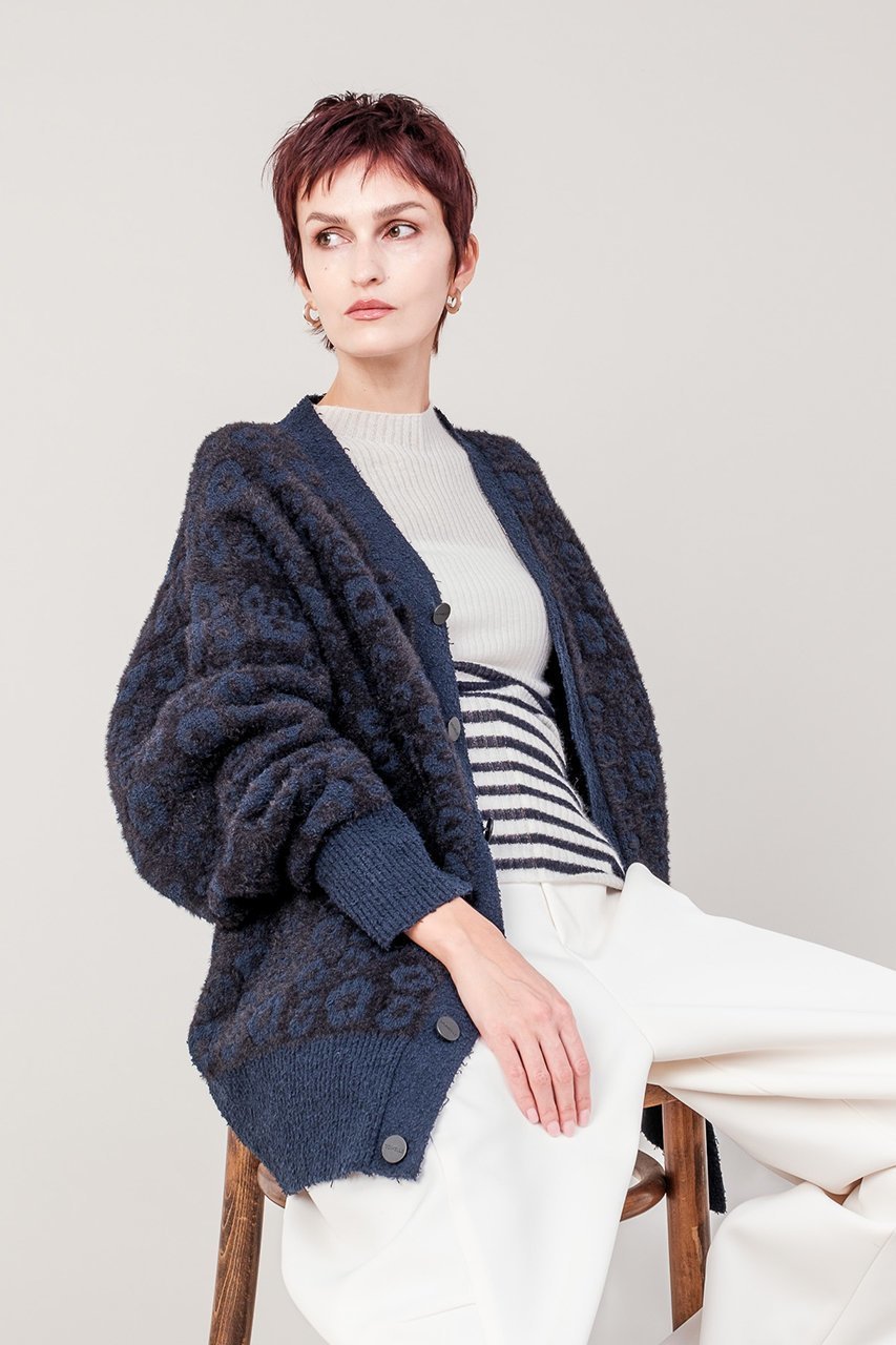 【ドメル/DOMELLE】のLEOPARD ジャカード カーディガン 人気、トレンドファッション・服の通販 founy(ファニー) 　ファッション　Fashion　レディースファッション　Fashion for Women　トップス・カットソー　Cut & Sew Tops　ニット　Knit Tops & Sweaters　カーディガン・羽織り　Layered Style Cardigans　おすすめ　Recommended / Our Picks　カーディガン　Cardigan, Knitwear　クール　Cool, Chic　ジャカード／ジャガード　Jacquard, Woven Pattern　バランス　Balance, Style Balance　ビッグ　Big, Oversized　レオパード　Leopard, Animal Print　other-6|ID: prp329100004655088 ipo3291000000035694618