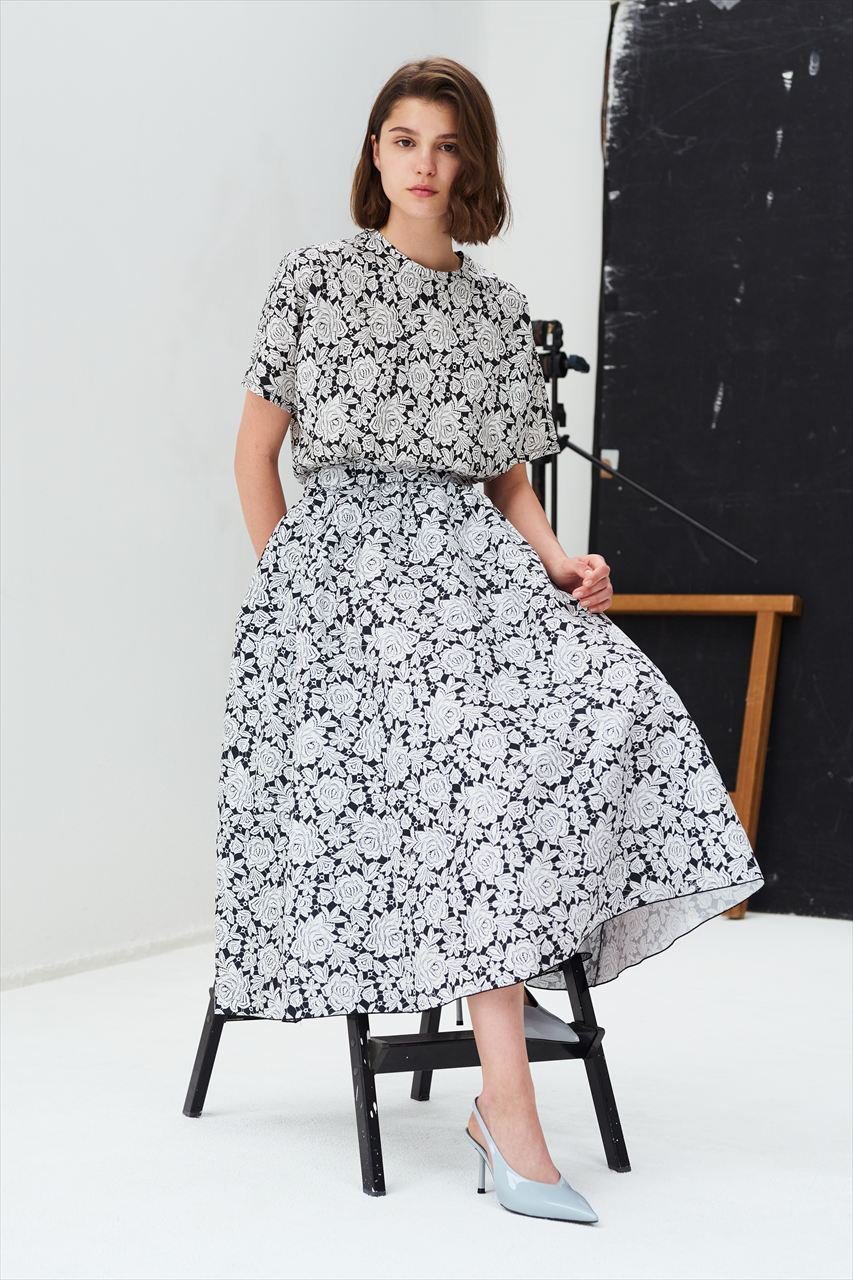 【アミカ/AMICA】のヴィンテージレーススカート 人気、トレンドファッション・服の通販 founy(ファニー) ファッション Fashion レディースファッション Fashion for Women アウター Coat / Outerwear Collection スカート Skirts エレガント 上品 Elegant ギャザー Gathered, Ruffled コレクション Collection, Seasonal Line シンプル Simple, Minimal プリント Print, Printed Pattern モノトーン Monotone, Black and White レース Lace, Lace Fabric 定番 Standard, Basic Item other-7|ID: prp329100004656666 ipo3291000000036565116