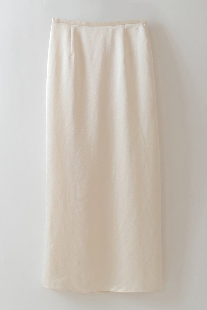 【ハー/HER.】のアセテートサテンナロースカート インテリア・キッズ・メンズ・レディースファッション・服の通販 founy(ファニー) https://founy.com/ ファッション Fashion レディースファッション Fashion for Women スカート Skirts ロングスカート Long Skirts / Maxi & Midi Skirts サテン Satin, Glossy Fabric ストレート Straight, Straight Cut フォルム Silhouette, Form マキシ Maxi, Full Length ロング Long, Long-Length |ID: prp329100004657331 ipo3291000000033704614