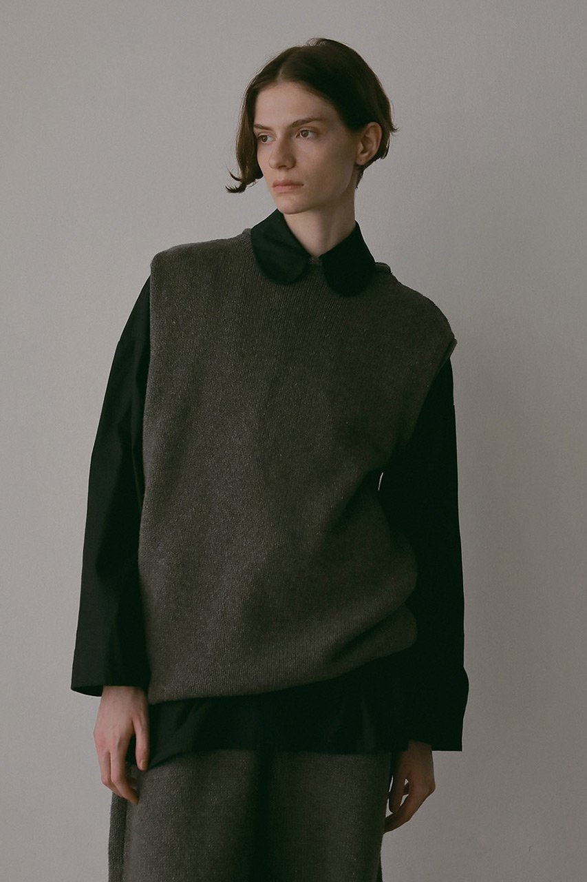 【ハー/HER.】の【9/4 12:00販売開始】ラウンドカラーチュニックブラウス 人気、トレンドファッション・服の通販 founy(ファニー) 　ファッション　Fashion　レディースファッション　Fashion for Women　トップス・カットソー　Cut & Sew Tops　シャツ・ブラウス・オフィスカジュアル　Elegant Blouses & Button-Ups　おすすめ　Recommended / Our Picks　クラシカル　Classical, Vintage-Inspired　スモック　Smock, Smock Dress　スリーブ　Sleeve, Long Sleeve / Short Sleeve　チュニック　Tunic, Long Top　トレンド　Trend, Trending Now　パターン　Pattern, Design Print　ロング　Long, Long-Length　other-3|ID: prp329100004657333 ipo3291000000033690316