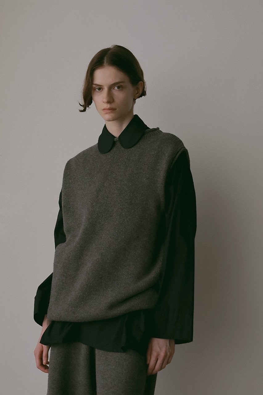 【ハー/HER.】の【9/4 12:00販売開始】ラウンドカラーチュニックブラウス 人気、トレンドファッション・服の通販 founy(ファニー) 　ファッション　Fashion　レディースファッション　Fashion for Women　トップス・カットソー　Cut & Sew Tops　シャツ・ブラウス・オフィスカジュアル　Elegant Blouses & Button-Ups　おすすめ　Recommended / Our Picks　クラシカル　Classical, Vintage-Inspired　スモック　Smock, Smock Dress　スリーブ　Sleeve, Long Sleeve / Short Sleeve　チュニック　Tunic, Long Top　トレンド　Trend, Trending Now　パターン　Pattern, Design Print　ロング　Long, Long-Length　other-4|ID: prp329100004657333 ipo3291000000033690317