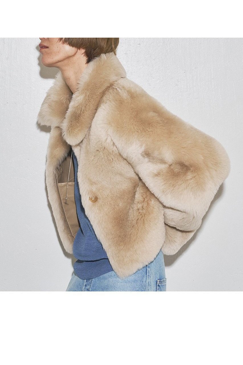 【ウィムガゼット/Whim Gazette】の【GEMINI】ファーコート 人気、トレンドファッション・服の通販 founy(ファニー) 　ファッション　Fashion　レディースファッション　Fashion for Women　アウター　Coat / Outerwear Collection　コート・ロングコート・ピーコート　Long Coats, Peacoats & More　ショート　Short, Short Length　バランス　Balance, Style Balance　ボトム　Bottoms, Lower Wear　ムートン　Shearling, Mouton　エレガント 上品　Elegant　新作・新入荷　New Arrivals / New In　防寒　Cold Protection, Winter-Ready　other-3|ID: prp329100004658504 ipo3291000000033715507