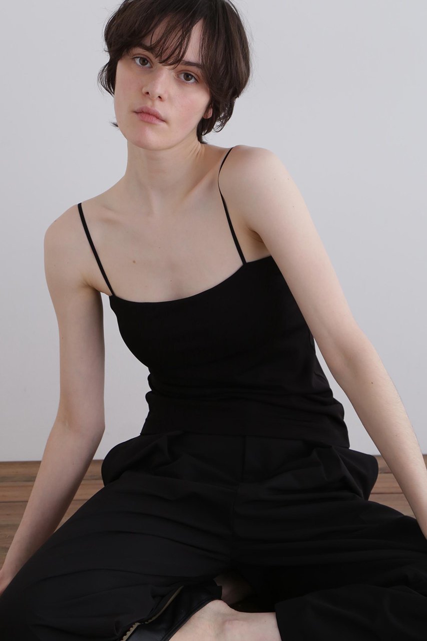 【ル フィル/LE PHIL】のカップインキャミトップ インテリア・キッズ・メンズ・レディースファッション・服の通販 founy(ファニー) 　ファッション　Fashion　レディースファッション　Fashion for Women　トップス・カットソー　Cut & Sew Tops　キャミソール&ノースリーブ　Camisoles & Sleeveless Tops　シャツ・ブラウス・オフィスカジュアル　Elegant Blouses & Button-Ups　ロングTシャツ・Tシャツ　Longline T-Shirts & Tees　カットソー・ベーシックTシャツ　Cut-and-Sewn Tops / Stretch Tees & Basics　キャミソール　Camisole, Spaghetti Strap Top　スリム　Slim, Slim Fit　タンク　Tank Top, Sleeveless Top　ラップ　Wrap, Wrap Design　ブラック|ID: prp329100004660130 ipo3291000000033725184