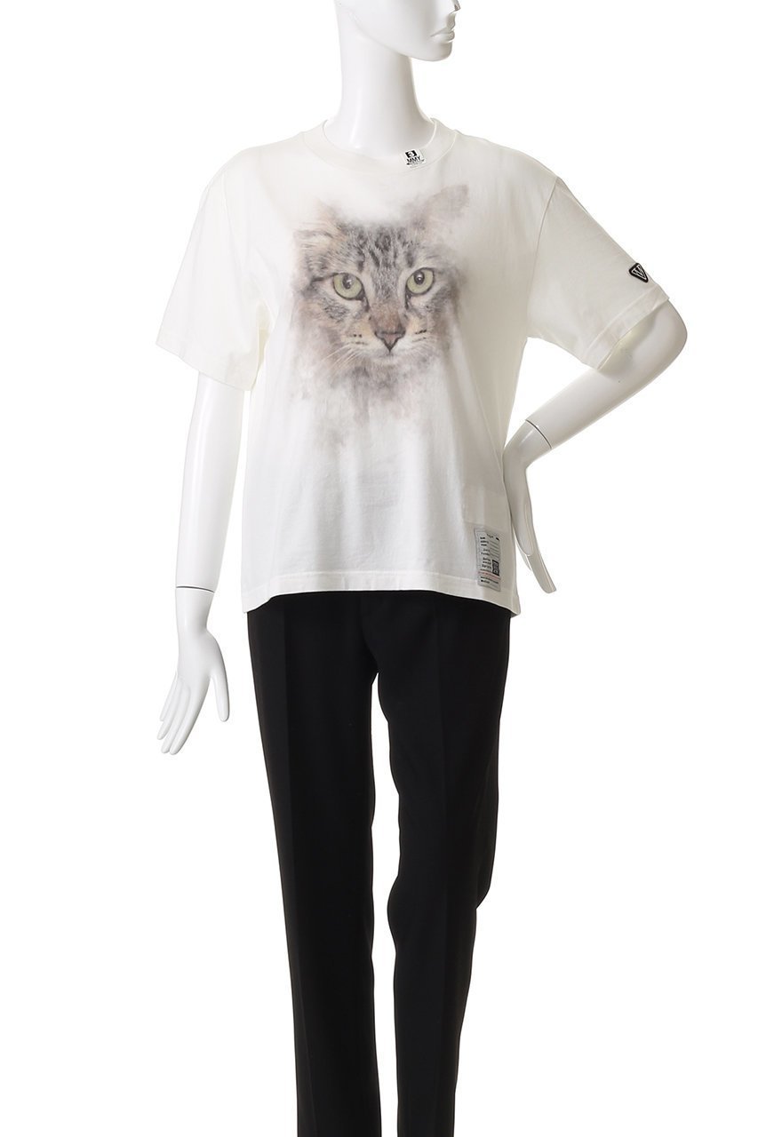 【メゾン ミハラヤスヒロ/Maison MIHARA YASUHIRO】のCAT PRINTED Tシャツ 人気、トレンドファッション・服の通販 founy(ファニー) 　ファッション　Fashion　レディースファッション　Fashion for Women　トップス・カットソー　Cut & Sew Tops　シャツ・ブラウス・オフィスカジュアル　Elegant Blouses & Button-Ups　ロングTシャツ・Tシャツ　Longline T-Shirts & Tees　カットソー・ベーシックTシャツ　Cut-and-Sewn Tops / Stretch Tees & Basics　ショート　Short, Short Length　スリーブ　Sleeve, Long Sleeve / Short Sleeve　バランス　Balance, Style Balance　フロント　Front, Front Design　ボトム　Bottoms, Lower Wear　other-2|ID: prp329100004664793 ipo3291000000036014843