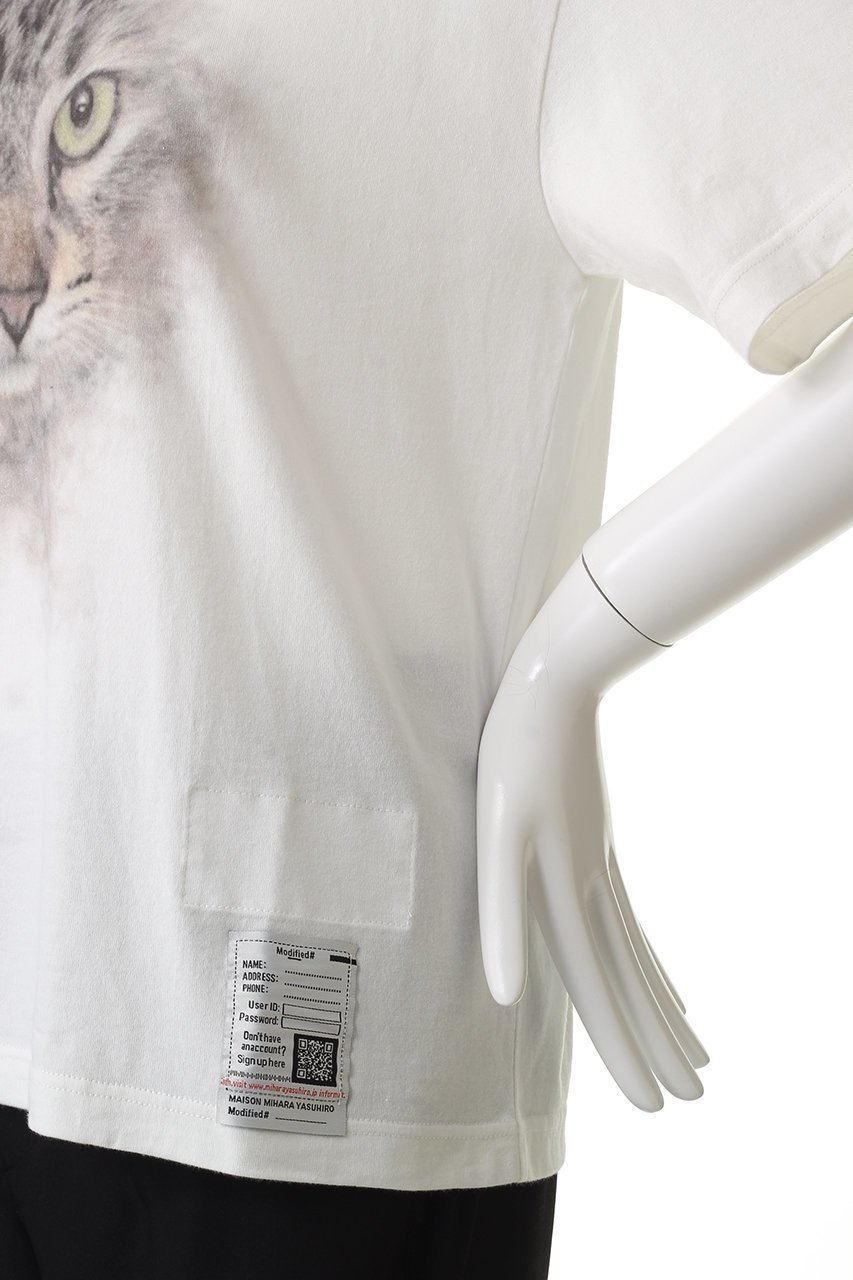 【メゾン ミハラヤスヒロ/Maison MIHARA YASUHIRO】のCAT PRINTED Tシャツ 人気、トレンドファッション・服の通販 founy(ファニー) 　ファッション　Fashion　レディースファッション　Fashion for Women　トップス・カットソー　Cut & Sew Tops　シャツ・ブラウス・オフィスカジュアル　Elegant Blouses & Button-Ups　ロングTシャツ・Tシャツ　Longline T-Shirts & Tees　カットソー・ベーシックTシャツ　Cut-and-Sewn Tops / Stretch Tees & Basics　ショート　Short, Short Length　スリーブ　Sleeve, Long Sleeve / Short Sleeve　バランス　Balance, Style Balance　フロント　Front, Front Design　ボトム　Bottoms, Lower Wear　other-6|ID: prp329100004664793 ipo3291000000036014849