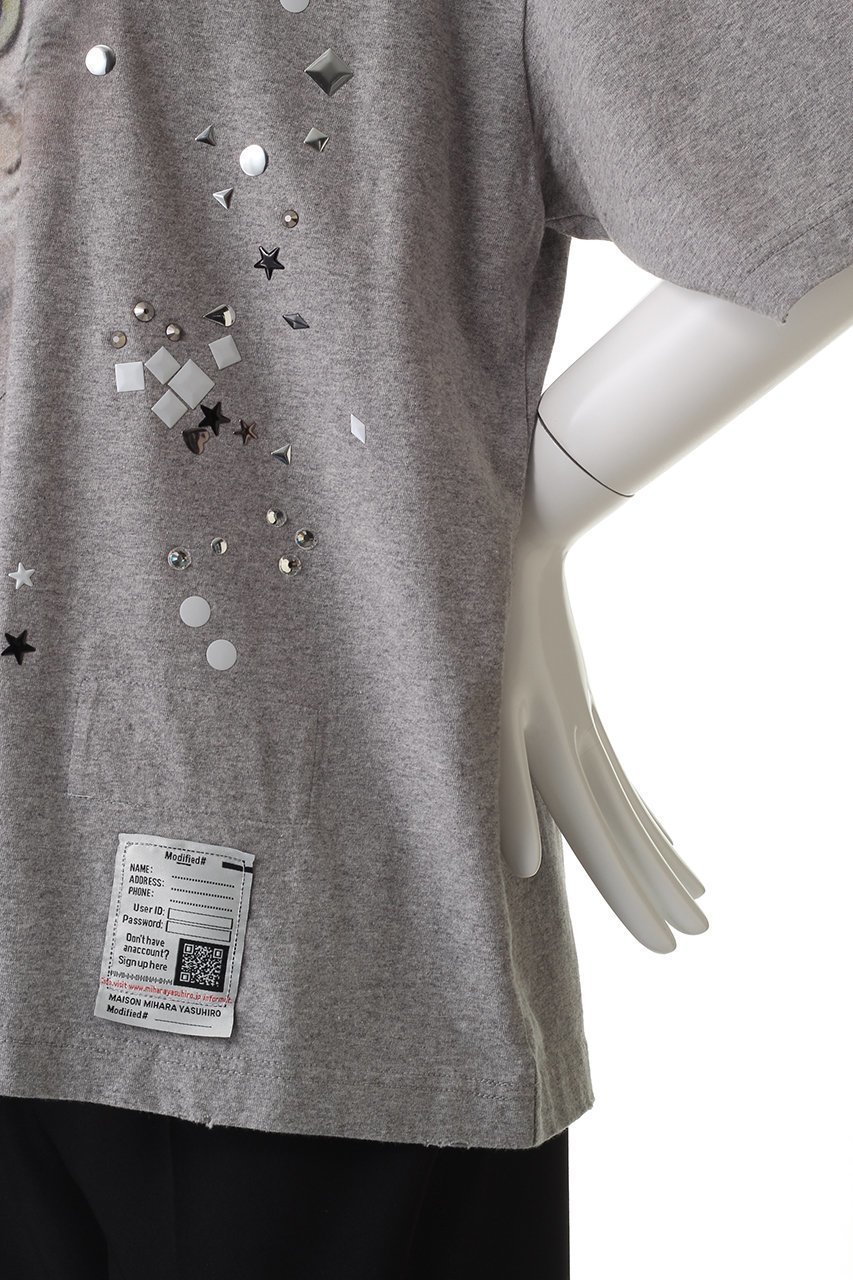 【メゾン ミハラヤスヒロ/Maison MIHARA YASUHIRO】のEMBELLISHED DISTRESSED Tシャツ 人気、トレンドファッション・服の通販 founy(ファニー) 　ファッション　Fashion　レディースファッション　Fashion for Women　トップス・カットソー　Cut & Sew Tops　シャツ・ブラウス・オフィスカジュアル　Elegant Blouses & Button-Ups　ロングTシャツ・Tシャツ　Longline T-Shirts & Tees　カットソー・ベーシックTシャツ　Cut-and-Sewn Tops / Stretch Tees & Basics　ショート　Short, Short Length　シンプル　Simple, Minimal　ストーン　Stone, Gem-Like　スリーブ　Sleeve, Long Sleeve / Short Sleeve　ダメージ　Distressed, Destroyed　フロント　Front, Front Design　ボトム　Bottoms, Lower Wear　other-6|ID: prp329100004664795 ipo3291000000035948097