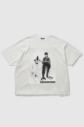 【キャサリンハムネット/KATHARINE HAMNETT LONDON】 【UNISEX】「DAIAMOND DOG」デヴィッド・ボウイ コラボレーションTシャツ人気、トレンドファッション・服の通販 founy(ファニー) ファッション Fashion レディースファッション Fashion for Women トップス・カットソー Cut & Sew Tops シャツ・ブラウス・オフィスカジュアル Elegant Blouses & Button-Ups ロングTシャツ・Tシャツ Longline T-Shirts & Tees カットソー・ベーシックTシャツ Cut-and-Sewn Tops / Stretch Tees & Basics ユニセックス Unisex, Genderless ショート Short, Short Length スリーブ Sleeve, Long Sleeve / Short Sleeve ワーク Workwear, Utility Style ヴィンテージ Vintage Style 新作・新入荷 New Arrivals / New In 犬 Dog |ID:prp329100004664801