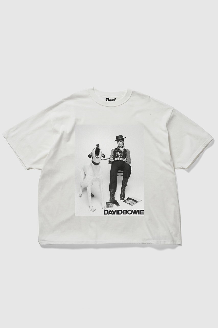 【キャサリンハムネット/KATHARINE HAMNETT LONDON】の【UNISEX】「DAIAMOND DOG」デヴィッド・ボウイ コラボレーションTシャツ 人気、トレンドファッション・服の通販 founy(ファニー) 　ファッション　Fashion　レディースファッション　Fashion for Women　トップス・カットソー　Cut & Sew Tops　シャツ・ブラウス・オフィスカジュアル　Elegant Blouses & Button-Ups　ロングTシャツ・Tシャツ　Longline T-Shirts & Tees　カットソー・ベーシックTシャツ　Cut-and-Sewn Tops / Stretch Tees & Basics　ユニセックス　Unisex, Genderless　ショート　Short, Short Length　スリーブ　Sleeve, Long Sleeve / Short Sleeve　ワーク　Workwear, Utility Style　ヴィンテージ　Vintage Style　新作・新入荷　New Arrivals / New In　犬　Dog　 other-1|ID: prp329100004664801 ipo3291000000033744011