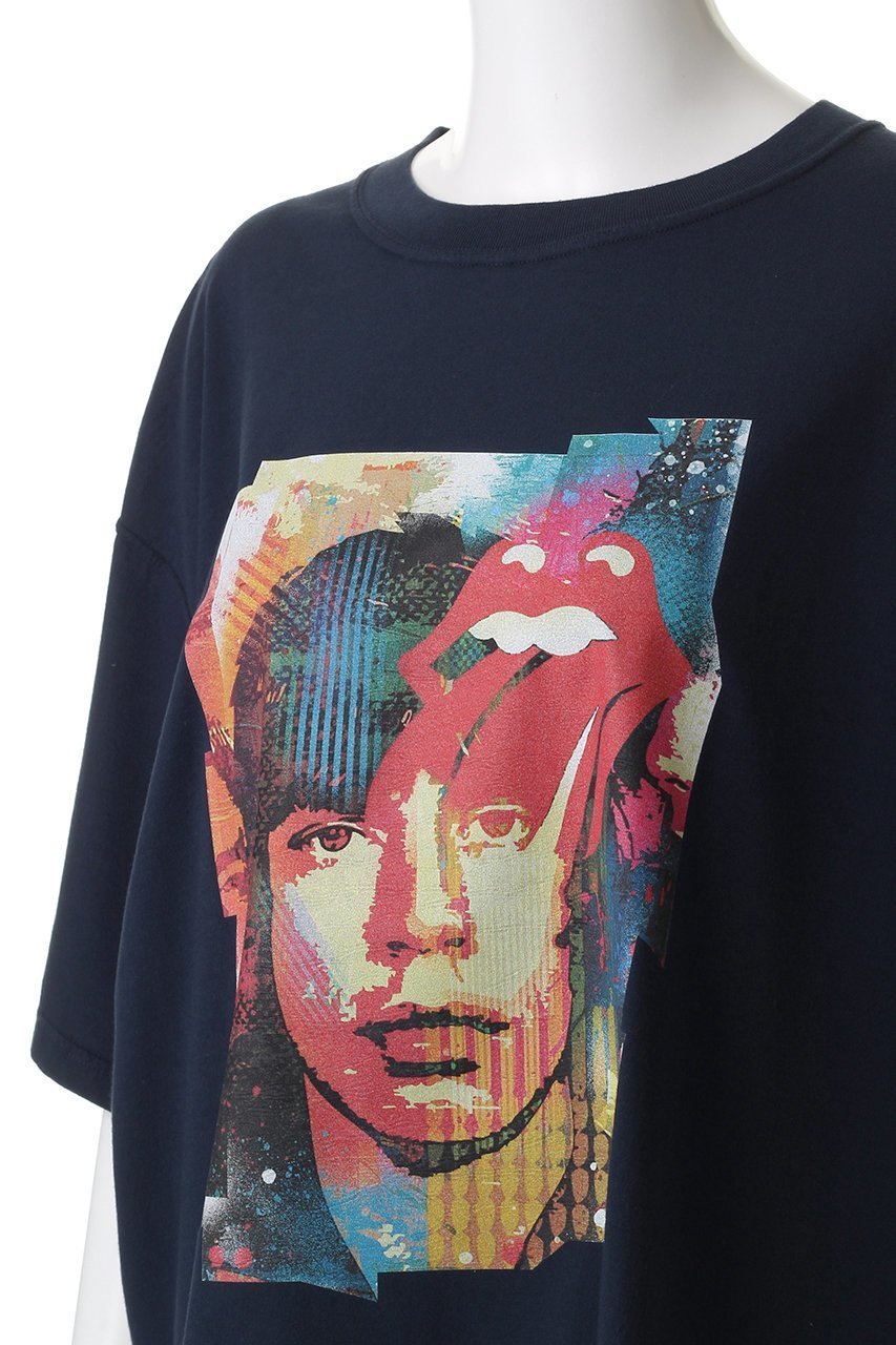 【キャサリンハムネット/KATHARINE HAMNETT LONDON】の【UNISEX】ミック・ジャガーbyカズオオモリ コラボレーションTシャツ 人気、トレンドファッション・服の通販 founy(ファニー) 　ファッション　Fashion　レディースファッション　Fashion for Women　トップス・カットソー　Cut & Sew Tops　シャツ・ブラウス・オフィスカジュアル　Elegant Blouses & Button-Ups　ロングTシャツ・Tシャツ　Longline T-Shirts & Tees　カットソー・ベーシックTシャツ　Cut-and-Sewn Tops / Stretch Tees & Basics　ユニセックス　Unisex, Genderless　ショート　Short, Short Length　スリーブ　Sleeve, Long Sleeve / Short Sleeve　ワイド　Wide, Wide Fit　other-5|ID: prp329100004664805 ipo3291000000033788073