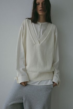 【エトレトウキョウ/ETRE TOKYO】 Vネックスリーブレスニットプルオーバー人気、トレンドファッション・服の通販 founy(ファニー) ファッション Fashion レディースファッション Fashion for Women トップス・カットソー Cut & Sew Tops ニット Knit Tops & Sweaters カジュアルプルオーバー・ニットトップス Pullovers & Knit Tops / Casual Pullovers Vネックトップス V-Neck Tops / V-Cut Neckline Shirts カットソー Cut and Sewn Top ノースリーブ Sleeveless, No-Sleeve バランス Balance, Style Balance リラックス Relax, Relaxed Fit |ID:prp329100004669594