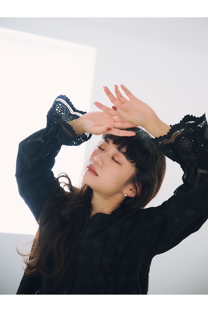 【エストラータ/STRATA】のエンブロイダリーリボンスリーブブラウス 人気、トレンドファッション・服の通販 founy(ファニー) ファッション Fashion レディースファッション Fashion for Women トップス・カットソー Cut & Sew Tops シャツ・ブラウス・オフィスカジュアル Elegant Blouses & Button-Ups おすすめ Recommended / Our Picks インナー Innerwear ジャケット Jacket, Outerwear スウェット / スエット Sweatshirt, Sweatwear スカラップ Scallop, Scalloped Edge スリーブ Sleeve, Long Sleeve / Short Sleeve デニム Denim, Jeans Material バランス Balance, Style Balance ロング Long, Long-Length other-2|ID: prp329100004669597 ipo3291000000035493234