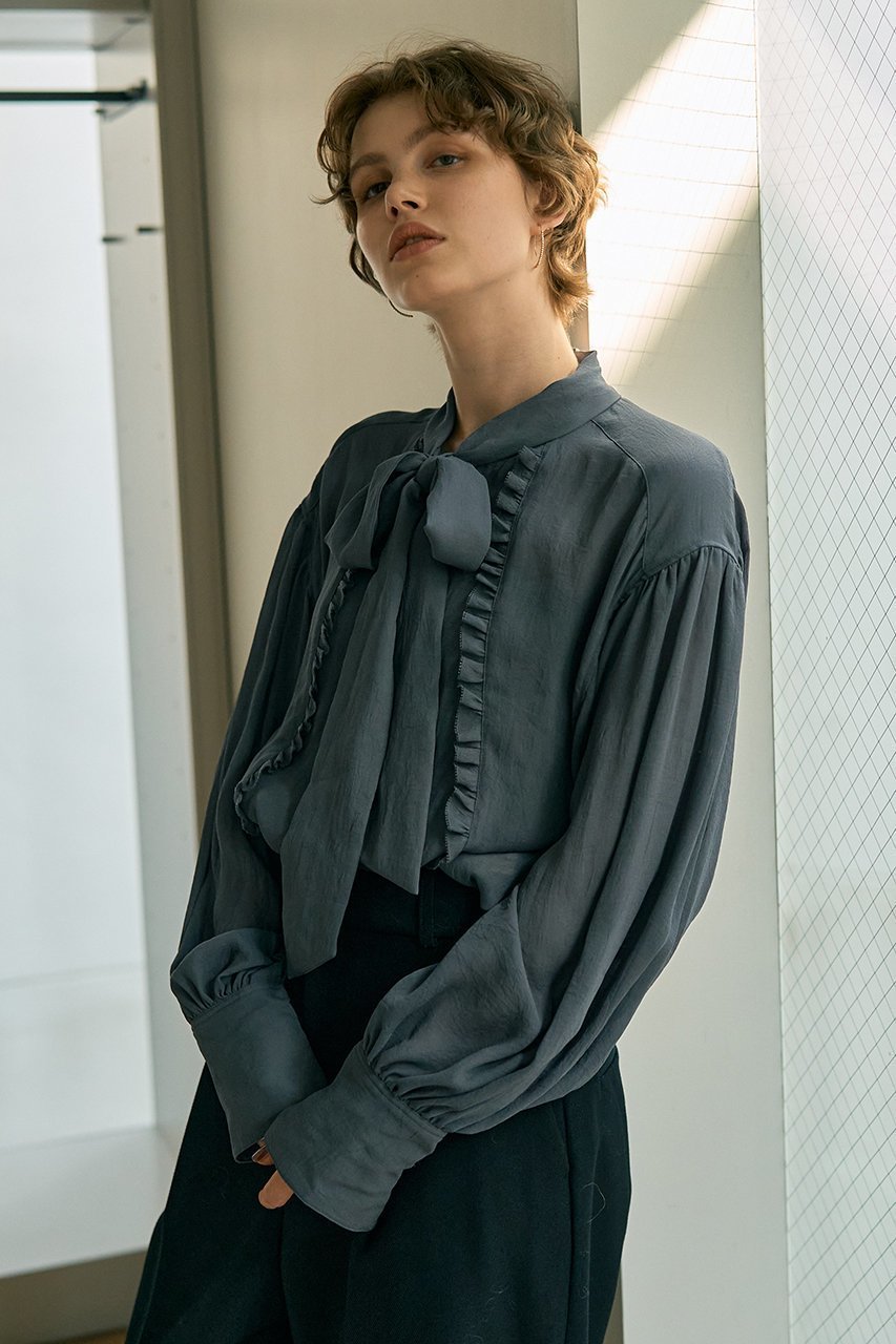 【デザイン ワークス/DESIGN WORKS】のジョーゼットフリルボウタイブラウス インテリア・キッズ・メンズ・レディースファッション・服の通販 founy(ファニー) 　ファッション　Fashion　レディースファッション　Fashion for Women　トップス・カットソー　Cut & Sew Tops　シャツ・ブラウス・オフィスカジュアル　Elegant Blouses & Button-Ups　おすすめ　Recommended / Our Picks　とろみ　Fluid, Flowy Fabric　エレガント 上品　Elegant　オケージョン　Occasion Wear　ギャザー　Gathered, Ruffled　ジョーゼット　Georgette, Semi-Sheer Fabric　スリーブ　Sleeve, Long Sleeve / Short Sleeve　フェミニン　Feminine, Girly　フリル　Frill, Ruffle　ボトム　Bottoms, Lower Wear　ロング　Long, Long-Length　ビジネス 仕事 通勤　Business / Work / Commuting　グレー|ID: prp329100004669609 ipo3291000000036048133