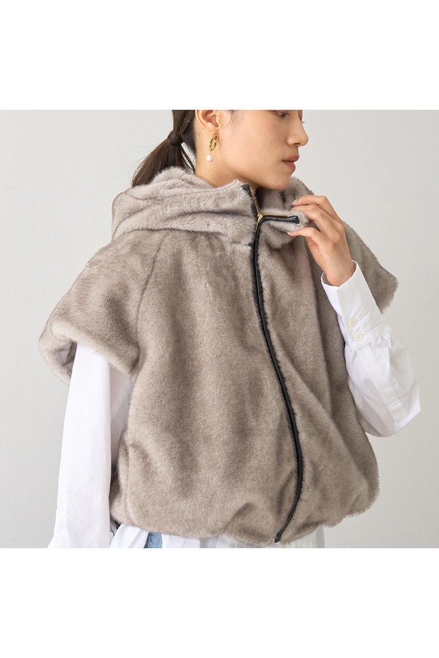 【デザイン ワークス/DESIGN WORKS】のリッチフェイクファーフードジレ 人気、トレンドファッション・服の通販 founy(ファニー) 　ファッション　Fashion　レディースファッション　Fashion for Women　アウター　Coat / Outerwear Collection　トップス・カットソー　Cut & Sew Tops　シャツ・ブラウス・オフィスカジュアル　Elegant Blouses & Button-Ups　レディースパーカー・カジュアルフーディー　Casual Hoodies & Sweatshirts　ロングTシャツ・Tシャツ　Longline T-Shirts & Tees　ベスト&ジレ / 重ね着スタイル　Vests & Gilets　スウェット・クルーネックトップス　Sweatshirts & Crewnecks / Relaxed Fit Sweat Tops　カットソー・ベーシックTシャツ　Cut-and-Sewn Tops / Stretch Tees & Basics　おすすめ　Recommended / Our Picks　デニム　Denim, Jeans Material　フェイクファー　Faux Fur, Imitation Fur　フォルム　Silhouette, Form　ブラウジング　Blouson Silhouette, Cinched Waist　ワイド　Wide, Wide Fit　新作・新入荷　New Arrivals / New In　A/W・秋冬　Autumn/Winter　other-8|ID: prp329100004669611 ipo3291000000033762436