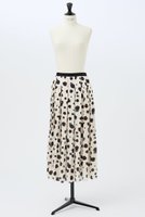 【デザイン ワークス/DESIGN WORKS】の【セットアップ対応】イタリアンファブリックランダムドットプリーツスカート 人気、トレンドファッション・服の通販 founy(ファニー) ファッション Fashion レディースファッション Fashion for Women セットアップ Matching Sets スカート・ミニ/ミディ/マキシ Skirts / Mini, Midi & Maxi Skirts スカート Skirts プリーツスカート / 上品フェミニンスタイル Pleated Skirts ロングスカート Long Skirts / Maxi & Midi Skirts おすすめ Recommended / Our Picks イタリア Italy サテン Satin, Glossy Fabric ジャケット Jacket, Outerwear セットアップ Set-Up, Coordinated Outfit ドット Polka Dot, Dot Pattern バランス Balance, Style Balance ファブリック Fabric, Textile プリーツ Pleats, Pleated ランダム Random, Irregular ロング Long, Long-Length |ID:prp329100004669613