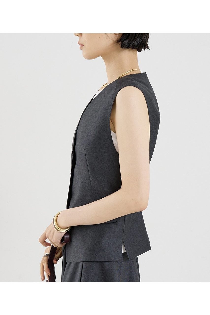 【ザ ストア バイ シー/THE STORE by C】の【COCUCA】ノースリーブベスト 人気、トレンドファッション・服の通販 founy(ファニー) 　ファッション　Fashion　レディースファッション　Fashion for Women　アウター　Coat / Outerwear Collection　レディースジャケット・軽アウター　Jackets　2025年　2025　2025-2026秋冬・A/W　Autumn/Winter 2025–26 AW25–26　おすすめ　Recommended / Our Picks　インナー　Innerwear　ジャケット　Jacket, Outerwear　ドレープ　Drape, Draping Fabric　ノースリーブ　Sleeveless, No-Sleeve　バランス　Balance, Style Balance　ベスト　Vest, Waistcoat　ベーシック　Basic, Essential　別注　Limited Edition, Custom Order　A/W・秋冬　Autumn/Winter　other-2|ID: prp329100004669722 ipo3291000000033763287