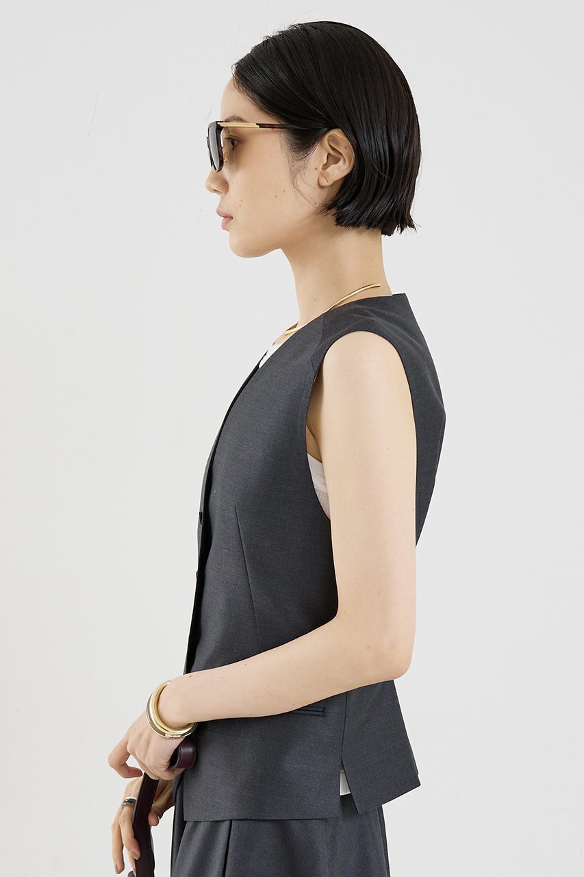 【ザ ストア バイ シー/THE STORE by C】の【COCUCA】ノースリーブベスト 人気、トレンドファッション・服の通販 founy(ファニー) 　ファッション　Fashion　レディースファッション　Fashion for Women　アウター　Coat / Outerwear Collection　レディースジャケット・軽アウター　Jackets　おすすめ　Recommended / Our Picks　インナー　Innerwear　ジャケット　Jacket, Outerwear　ドレープ　Drape, Draping Fabric　ノースリーブ　Sleeveless, No-Sleeve　バランス　Balance, Style Balance　ベスト　Vest, Waistcoat　ベーシック　Basic, Essential　再入荷　Restock / Back in Stock　別注　Limited Edition, Custom Order　other-2|ID: prp329100004669722 ipo3291000000036885519