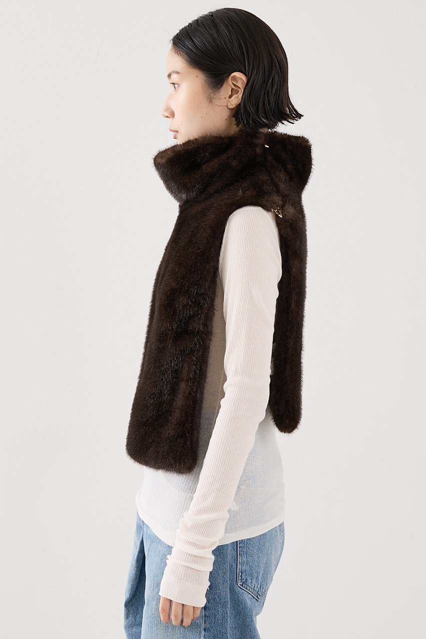 【ザ ストア バイ シー/THE STORE by C】の【COCUCA】フェイクファーベスト 人気、トレンドファッション・服の通販 founy(ファニー) 　ファッション　Fashion　レディースファッション　Fashion for Women　アウター　Coat / Outerwear Collection　レディースジャケット・軽アウター　Jackets　なめらか　Smooth, Silky Texture　サテン　Satin, Glossy Fabric　ジャケット　Jacket, Outerwear　ストール　Stole, Wrap　タートルネック　Turtleneck, High Neck　フランス　France, French　ベスト　Vest, Waistcoat　ラグジュアリー　Luxury, Elegant　冬　Winter / This Winter　other-8|ID: prp329100004669729 ipo3291000000036109054