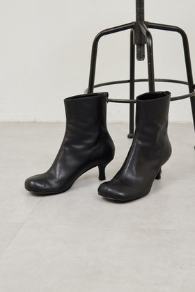 【ガリャルダガランテ/GALLARDAGALANTE】の【2.718】オブリークショートブーツ 人気、トレンドファッション・服の通販 founy(ファニー) ファッション Fashion レディースファッション Fashion for Women ショート Short, Short Length ハンド Hand, Handmade 新作・新入荷 New Arrivals / New In |ID:prp329100004676044
