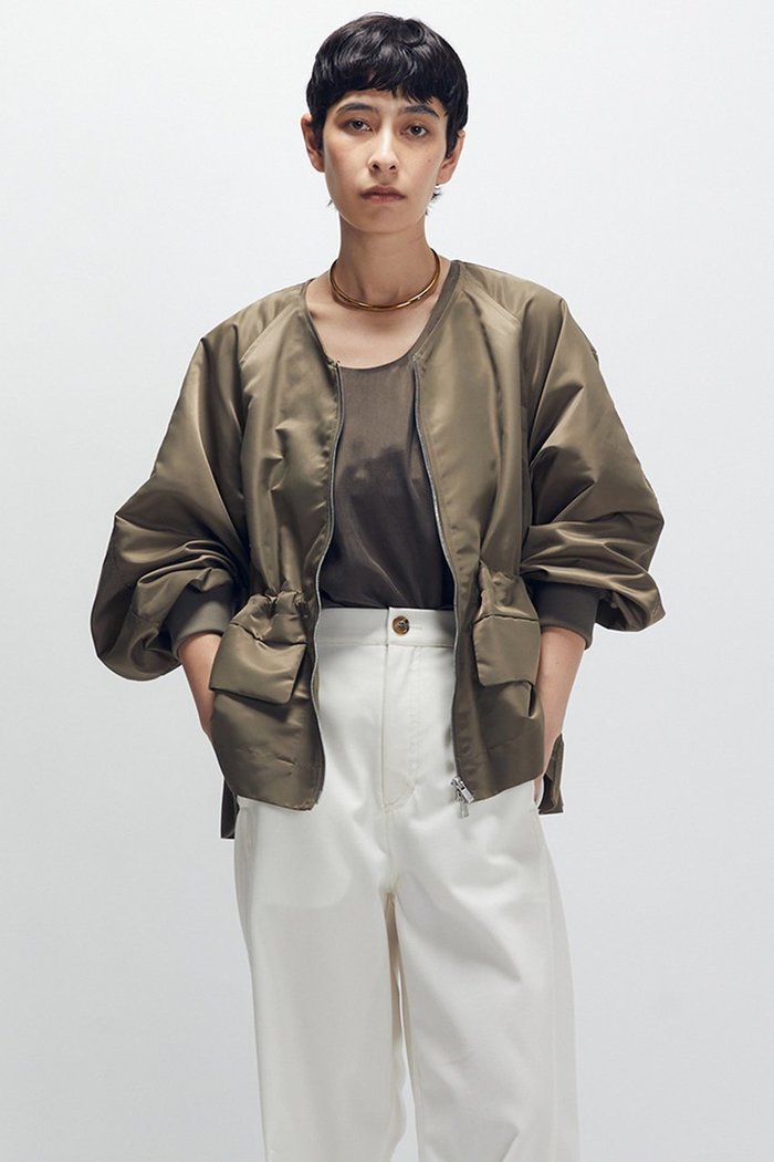 【プルミエ アロンディスモン/1er Arrondissement】のナイロンサテンブルゾン インテリア・キッズ・メンズ・レディースファッション・服の通販 founy(ファニー) https://founy.com/ ファッション Fashion レディースファッション Fashion for Women アウター Coat / Outerwear Collection レディースジャケット・軽アウター Jackets ブルゾンジャケット・スポーティアウター Blouson Jackets サテン Satin, Glossy Fabric ジャケット Jacket, Outerwear スピンドル Spindle, Drawcord フェミニン Feminine, Girly フォルム Silhouette, Form ブルゾン Blouson, Bomber Jacket ミリタリー Military, Army Style |ID: prp329100004680135 ipo3291000000036040133